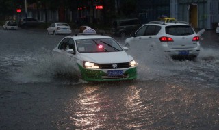 路边积水怎么处理 路边的积水叫什么