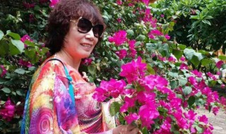 爱养花的女人怎么夸（爱养花的女人怎么夸赞她）