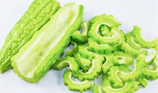 鸡蛋苦瓜饼的做法（鸡蛋苦瓜饼怎么做）