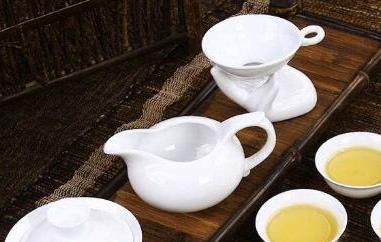 白瓷茶具适合什么茶 白瓷茶具适合什么茶套