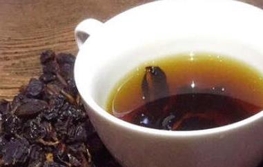 槐角茶泡水喝的功效与作用及禁忌（槐角泡茶喝有什么功效与作用）