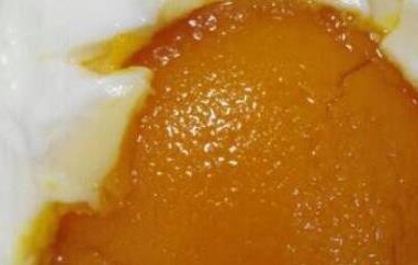 如何腌鸡蛋出油 腌鸡蛋出油最好的方法