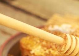 蜂蜜能促进愈合伤口吗（蜂蜜能加快伤口的愈合吗）