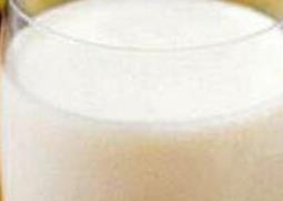 牛奶可以加蜂蜜吗（木瓜牛奶可以加蜂蜜吗）