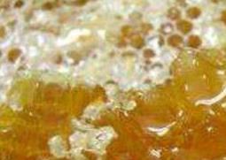 土蜂蜜的功效与作用有哪些（土蜂蜜的功效与作用有哪些呢）