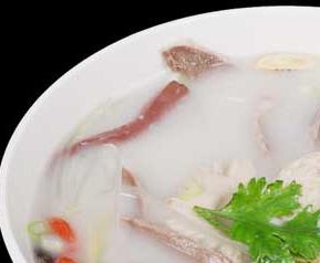 羊肉汤的功效与作用（肉苁蓉羊肉汤的功效与作用）