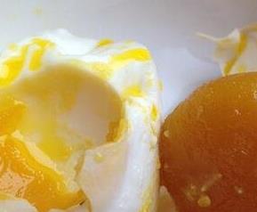最快咸鸡蛋出油腌制方法 最快咸鸡蛋出油腌制方法视频
