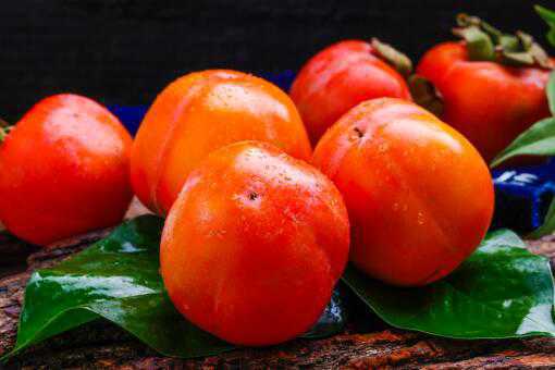 吃柿子有什么好处和坏处 吃脆柿子有什么好处和坏处吗