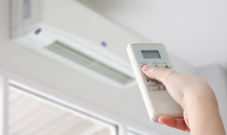 空调房里放盆水有用吗（空调房里放盆水有用吗要换吗）