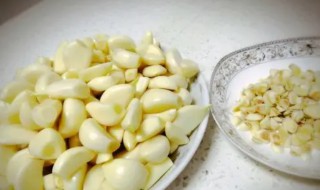 做腊八蒜为什么要把蒜底部切掉