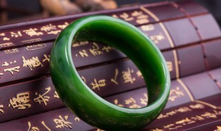 怎么分辨好的玉手镯 如何鉴别玉手镯