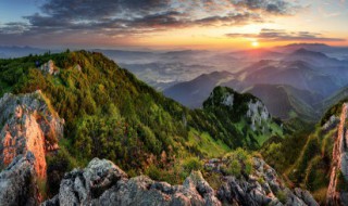 天下第一山是哪座山（天下第一山是哪座山井冈山）