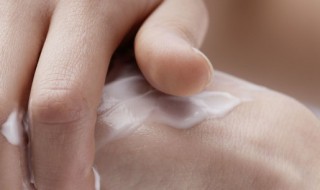 没开封的护手霜过期了还能用吗（过期但是没开封的护手霜）