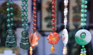 翡翠玉器批发介绍（翡翠玉器手镯批发）