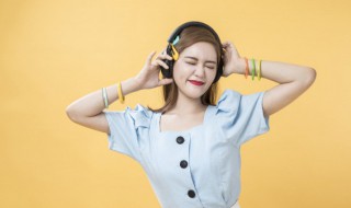 你能不能再爱我一遍是什么歌（我能不能再爱你一遍歌词）