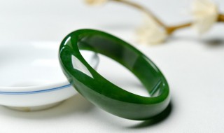 天然翡翠a货价格（天然翡翠a货价格多少）