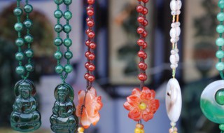 翡翠挂件a货价格（翡翠挂件a 货价格）