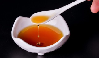 黑芝麻油和白芝麻油有什么区别（黑芝麻油与白芝麻油的区别）