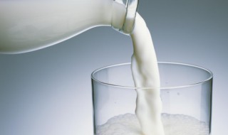 牛奶玻璃杯可以放微波炉吗 牛奶玻璃杯能放微波炉吗