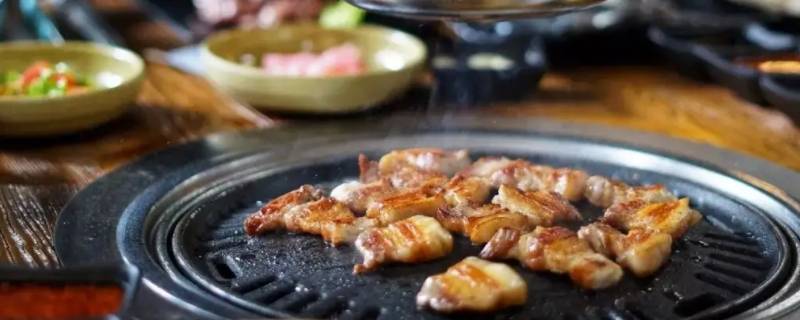 自助烤肉一般烤多久就熟了（自助烤肉怎么才算熟）