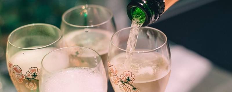 起泡酒开了可以放多久 起泡酒开瓶后可以保存多久