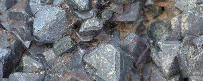 铁矿石是纯净物还是混合物（赤铁矿石是纯净物还是混合物）
