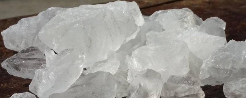 自来水混浊放盐还是明矾（自来水混浊用盐还是明矾）