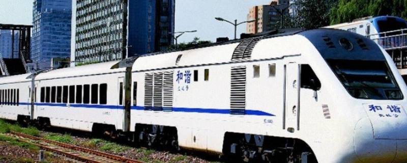 夏天火车上热吗（火车上夏天热不热）