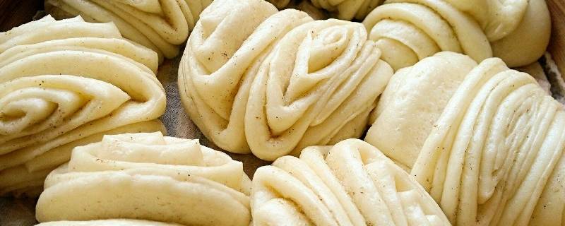 小花卷的做法（长条小花卷的做法）