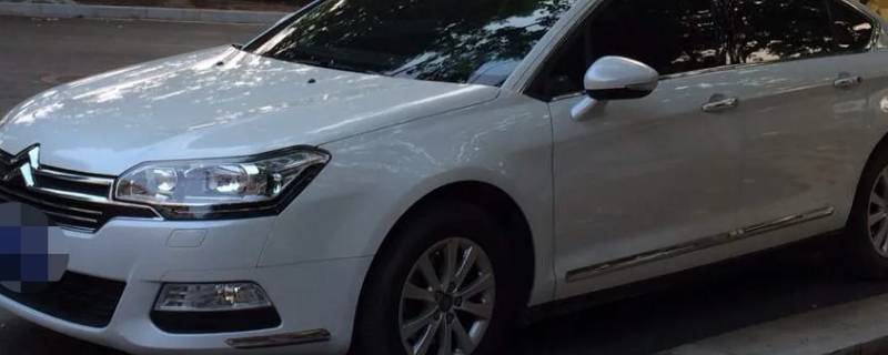 白色汽车贴膜颜色怎么选（白色车贴膜什么颜色好）