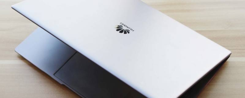 电脑一直往下滑是什么情况 电脑不停往下滑