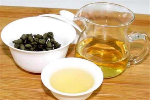 乌龙茶的功效与作用（乌龙茶的功效与作用禁忌）