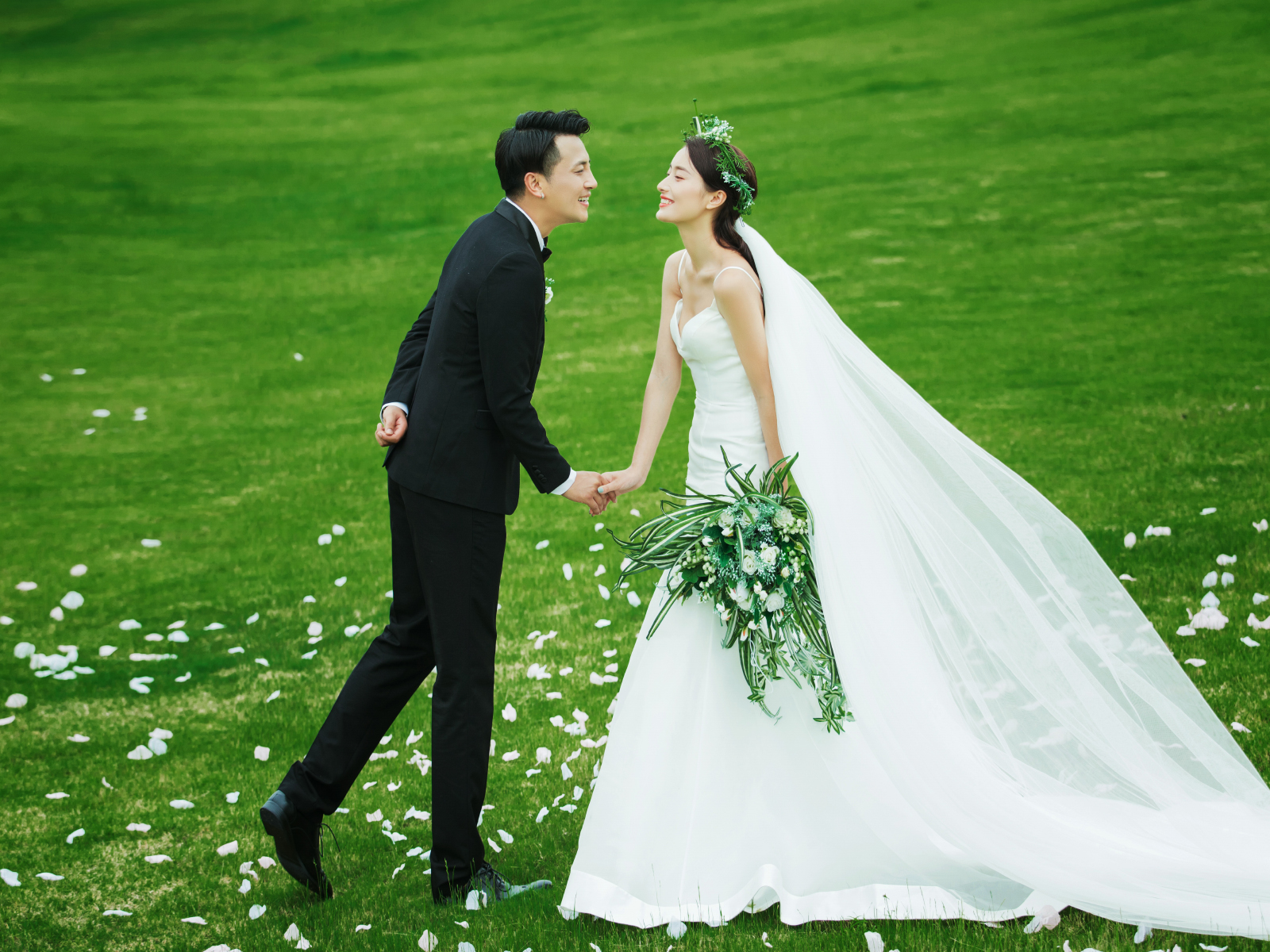 朋友圈统一答谢点赞与祝福 朋友圈统一答谢点赞与祝福点哪个