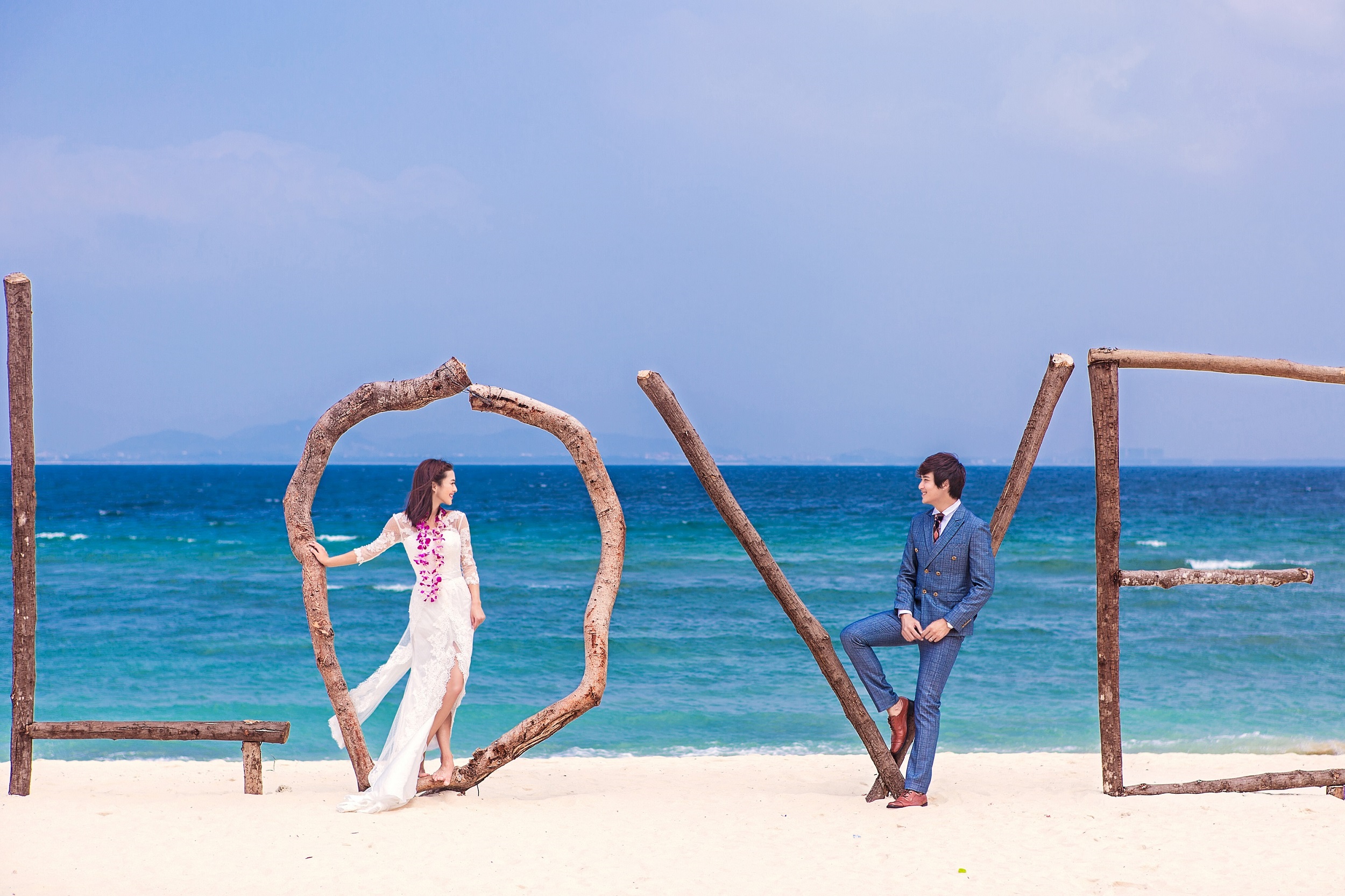 三亚旅行结婚一般花费（三亚旅行结婚一般花费10人）