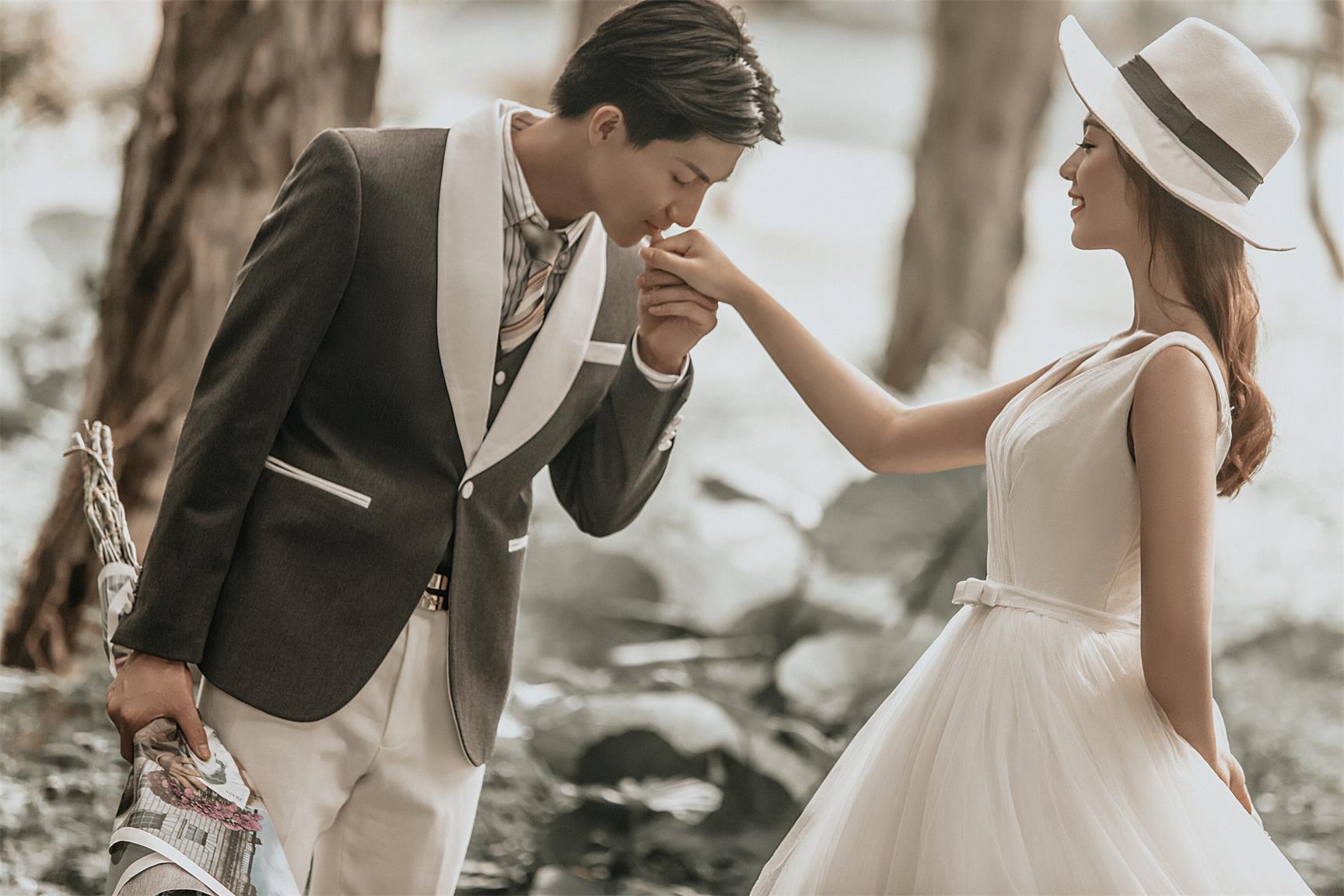 大理几月份拍婚纱照好看（大理几月份拍婚纱照好看呢）