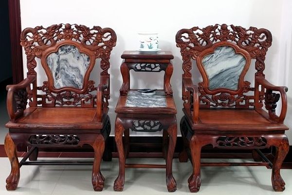 花梨木家具怎么保养比较好（花梨木家具怎么保养比较好一点）