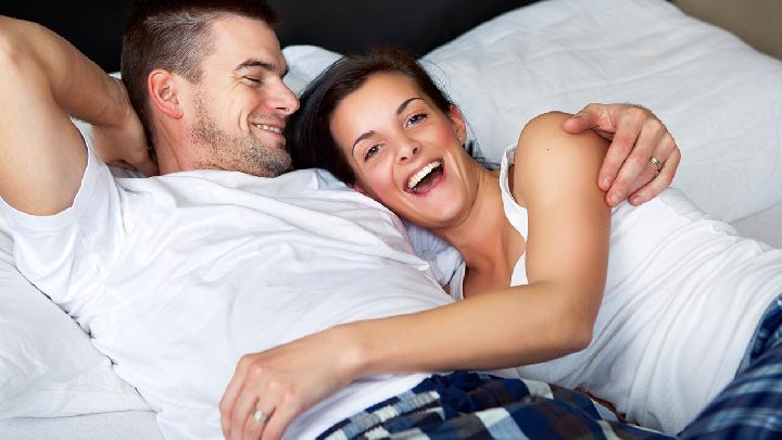 男性乳房突然发育是怎么回事?哪些因素会导致男性乳房发育 男性乳房突然发育是怎么回事?哪些因素会导致男性乳房发育