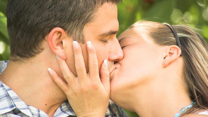 夫妻生活一夜多少次最适合?一天内几次性生活比较好 夫妻生活一夜多少次最适合?一天内几次性生活比较好