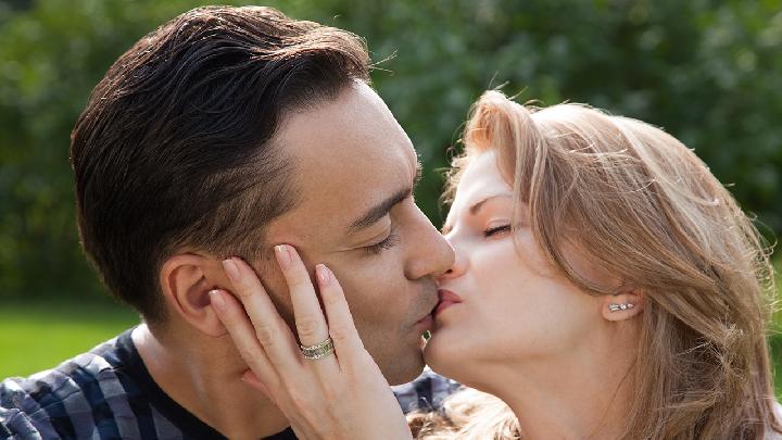 想要同时达到高潮要怎么做？这种性爱技巧让高潮同时来