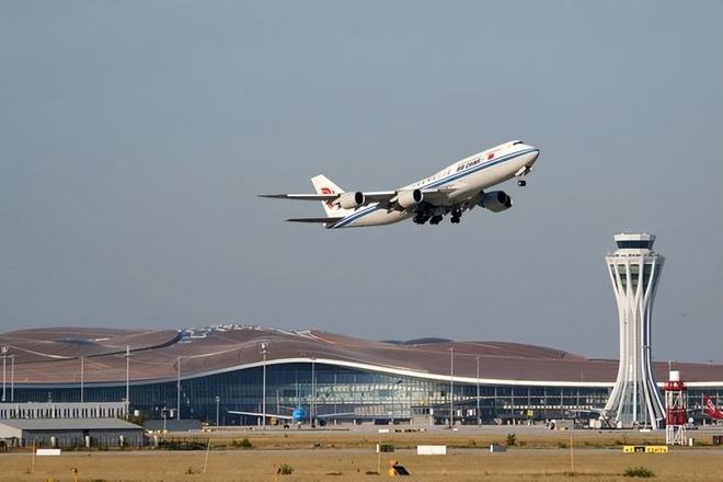 重磅！全国多个机场宣布：不查核酸和健康码！多地核酸检测采购项目终止，广州宣布此轮疫情发布会告一段落 