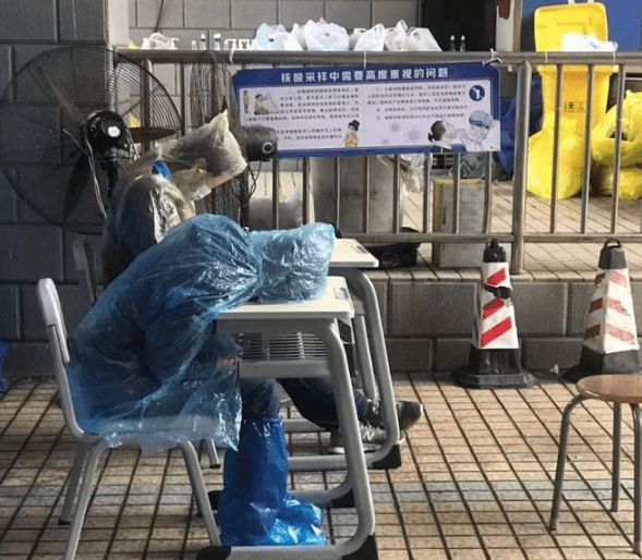 那些做核酸采样员的日子：人生难以忘情的记忆