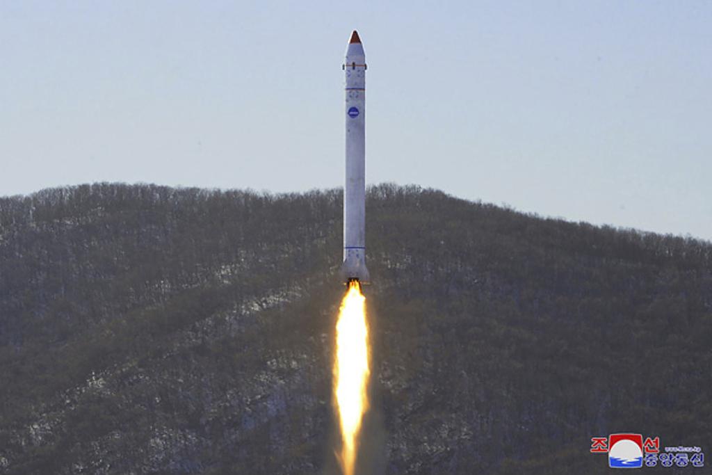 朝鲜宣布一枚军事侦察卫星发射失败（朝鲜卫星发射成功）