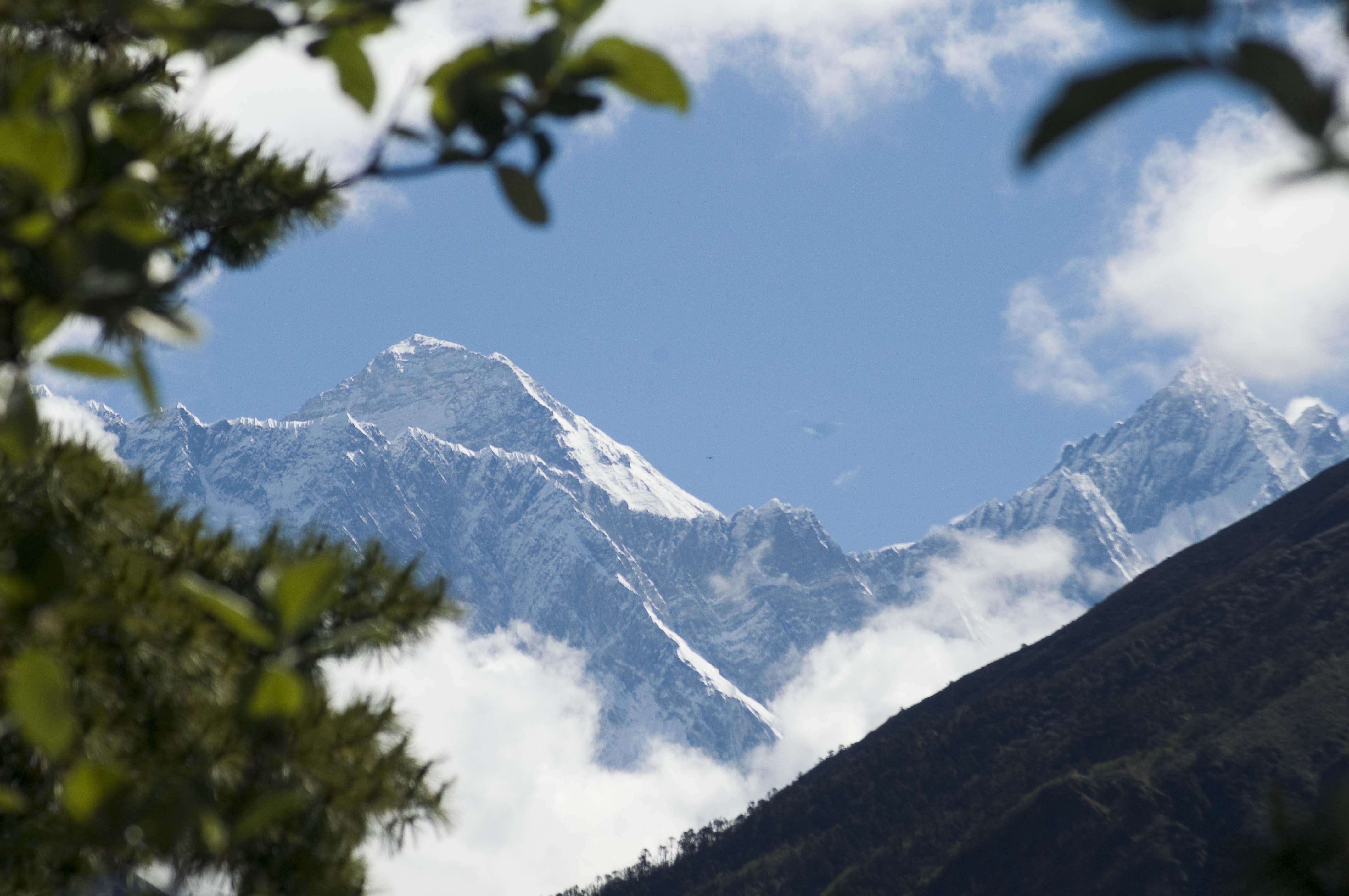 珠峰“最凶险之一”登山季结束 珠峰登山季节