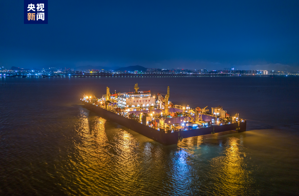 世界之最！历时5年，长约6.8公里，深中通道海底隧道成功合龙：总用钢量近32万吨，是“鸟巢”3倍