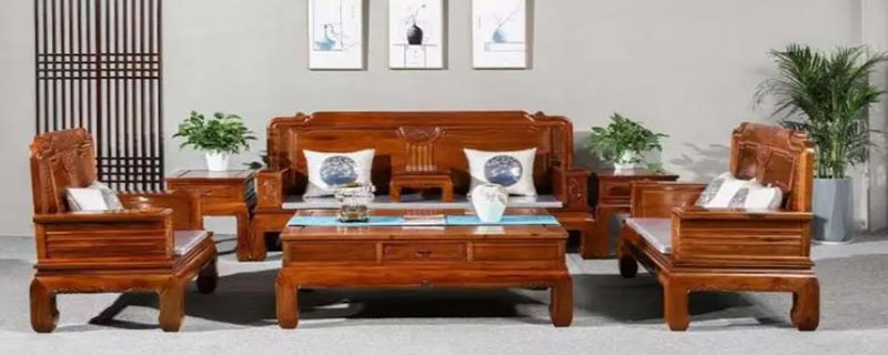 客厅红木家具如何搭配摆放会更好（红木家具在客厅怎么摆放比较好）