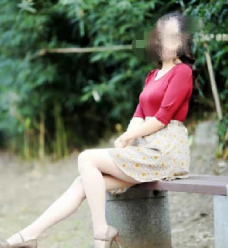 一女子联合2情夫杀死丈夫，后又杀了一个情夫灭口，2003年被判刑