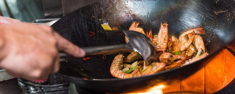 生铁锅和熟铁锅哪个健康 生铁锅和熟铁锅哪个健康知乎
