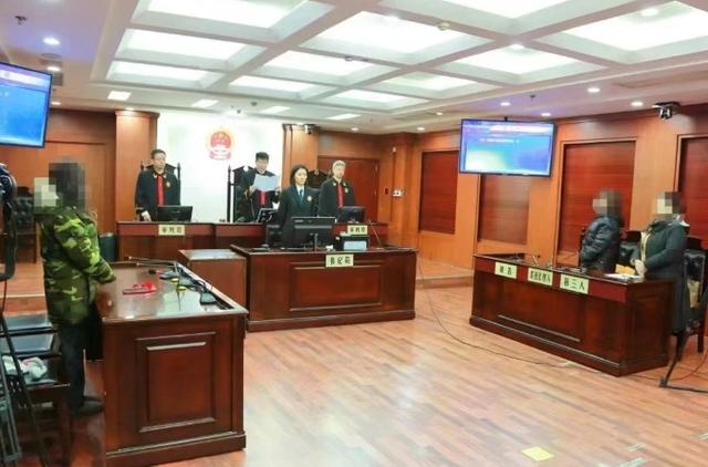 “面包车撞兰博基尼”案一审宣判（面包车撞车视频）