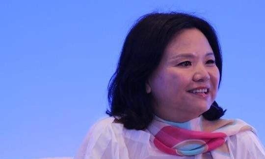 2017年，中国女富商捐国外96亿，受外网夸赞，如今却负债