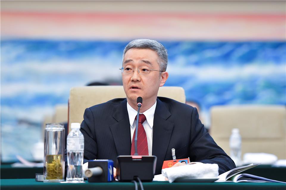 国务院任免国家工作人员：任命宋其超为财政部部长助理，胡海峰为民政部副部长